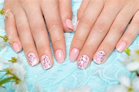 Spring Manicure Bride Gentle Tones