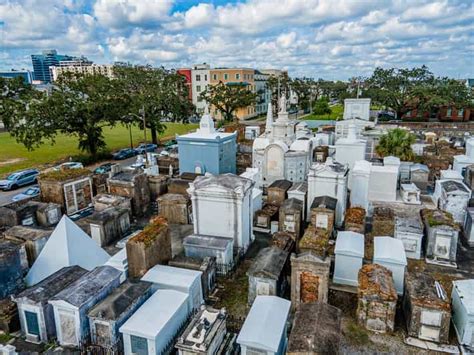 St Louis Cemetery No 1