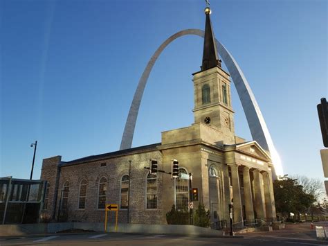 St Louis Tour Guide