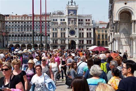 St Marks Square Queue
