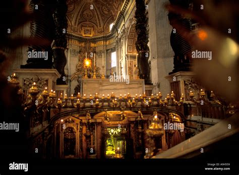 St Peter’s Basilica Tour Review: See the Crypt of the Popes