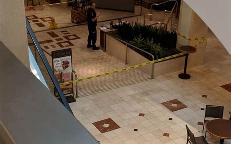 Stabbing At Mall
