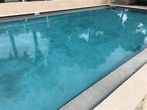 Stains in fiberglass pools
