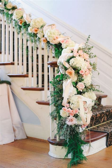 Stair Garland Wedding: Tips And Ideas For A Beautiful Wedding Decoration
