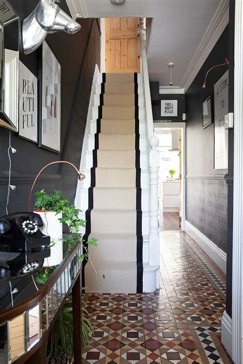 Stair Hallway Makeover: Tips And Ideas For A Stunning Transformation