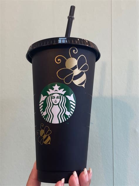 Gelas Starbucks Warna-warni