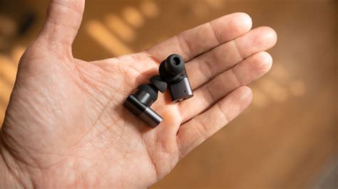 Status Audio Between Pro: Controls and digital assistant