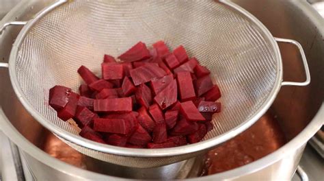 Steaming Beets: Preserving Nutrients and Color