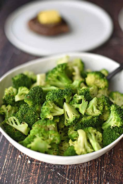 Steaming Broccoli: Simplicity at Its Best
