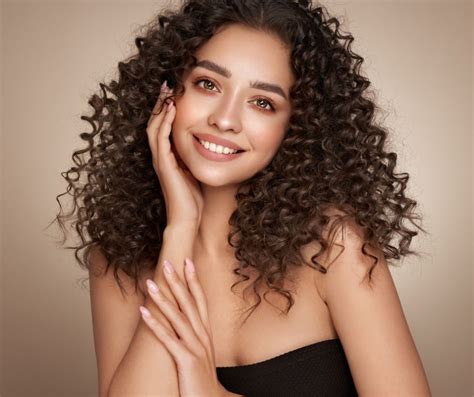 Step-by-Step: How to Achieve Those Bouncy Spring Curls