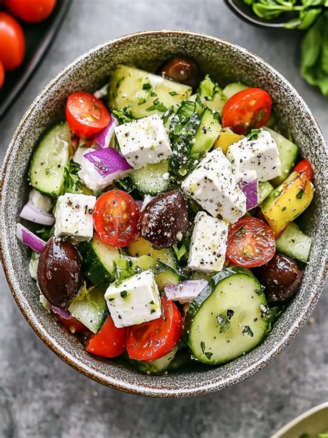 Step-by-Step: Making Your Delicious Greek Salad