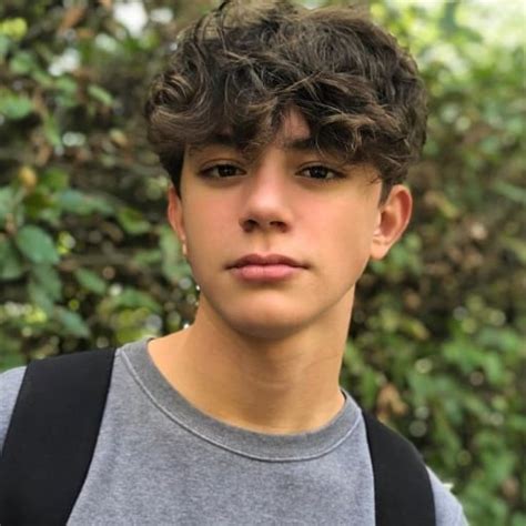 Step-by-Step Guide to Achieving Your Fluffy Hair Style