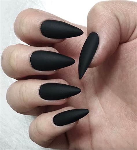Stiletto Nails Matte Black – A Timeless Trend In 2023