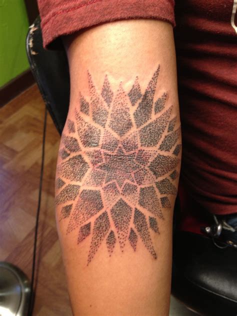 Stipple flower tattoo Tattoos, Tattoo artists, Flower tattoo
