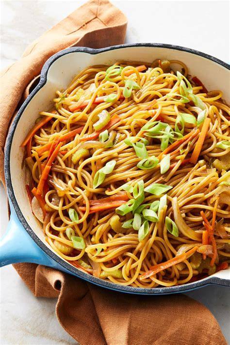 Stir-Frying+Lo+Mein+Noodles