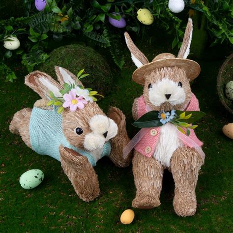 Straw Easter Bunnies