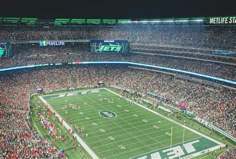 Watch Every NFL Game Live: Best Streaming Apps for Football Fans
