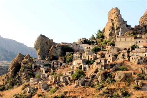 Streets of Pentedattilo