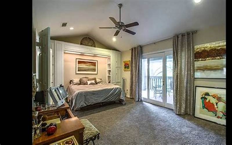 Stunning Bedroom Of 9155 Southlink Drive Dallas Tx