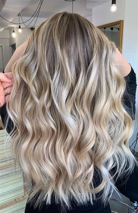 Styling Your Rooted Blonde Look