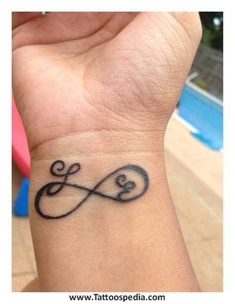 70 Remarkable Wrist Tattoo Design Ideas That Will Blow