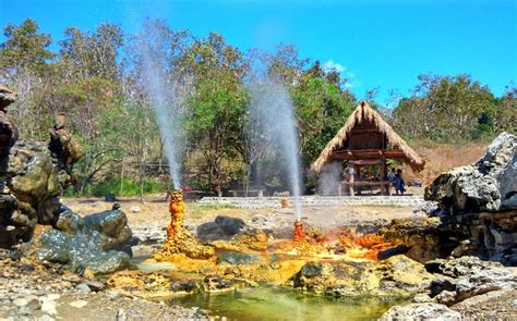 Sumber Air Panas Terdapat Pada Taman Wisata