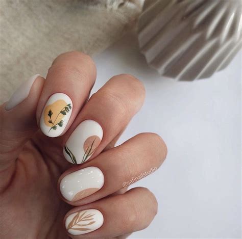 Summer Nails Minimal: The Perfect Trend For 2023