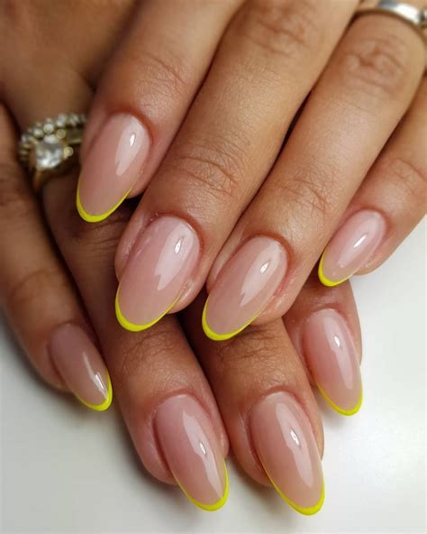 Summer Nails: How To Get The Perfect Oval Shape On Short Nails