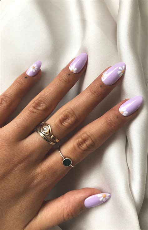 Manucure les dernières tendances colorées Purple acrylic nails