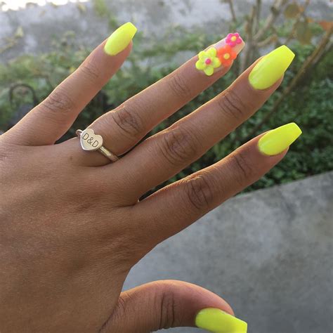 Summer Nails Yellow Neon: The Trending Nail Color Of 2023