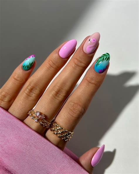 Summer Holiday Nail Colors