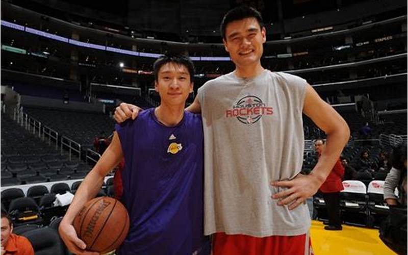 Sun Mingming And Yao Ming'S Friendship
