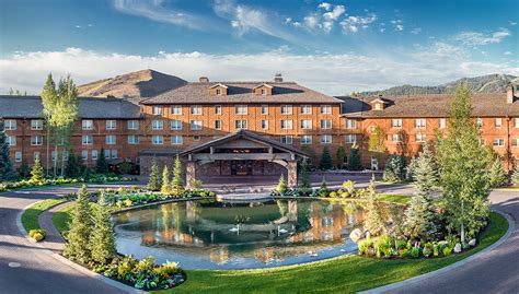 Sun Valley Hotels