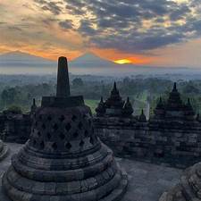 Sunrise di Candi Borobudur