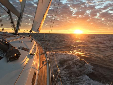 Sunset Sail Charter: Review, Tips & What to Expect
