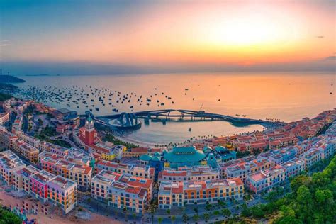 Sunset Town activities