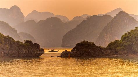 Sunset in Ha Long Bay