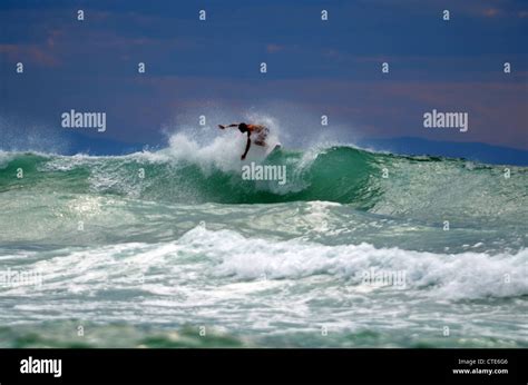 Surfing Cote des Basques