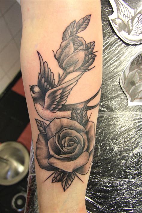 Swallow and roses tattoo ) Rose tattoos, Memorial