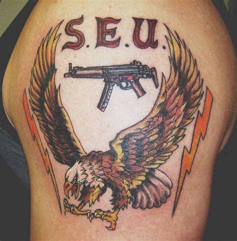 Pin de David Lampman en SWAT Tatuajes militares, Tatuaje