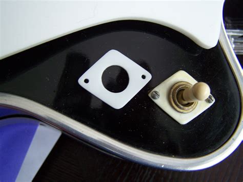 Exploring Switch Functionalities in Silvertone Guitars