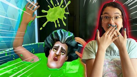 TROLLAMOS a PROFESSORA ASSUSTADORA em seu 