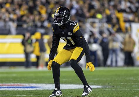 Table Breakdown of Football OTA Updates