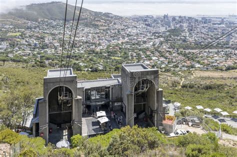 Table Mountain lower cable station