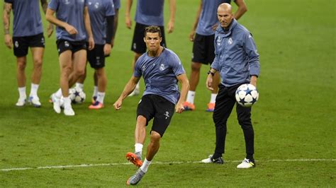 Tactical Battle: Contrasting Styles Collide