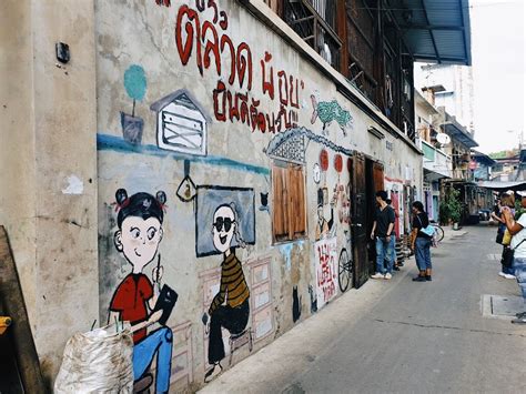 Talad Noi Guide