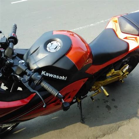Menghitung Kapasitas Tangki Kawasaki Ninja 250 FI: Berapa Liter?