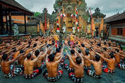 Tari Bali untuk Pariwisata