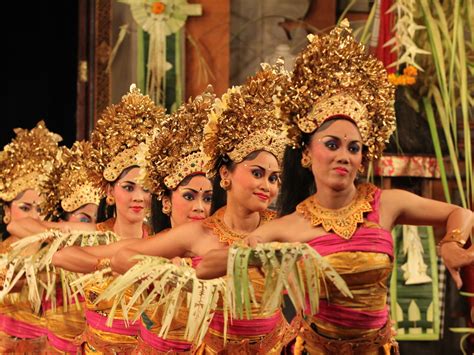 Tari Pendet: Warisan Seni Budaya Indonesia yang Menakjubkan
