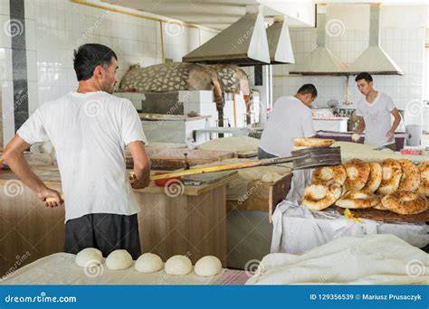 Tashkent Bread Baking